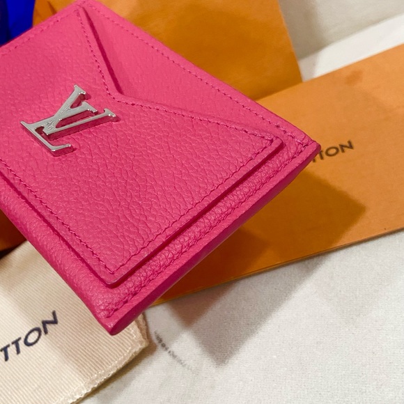 🩷🩷Louis Vuitton Lockme Cardholder - Picture 3 of 11